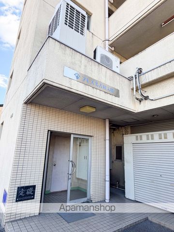 プレズ名古屋入場の玄関写真