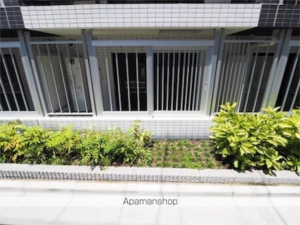 レオーネ方南町[1R/28.77m2]のエントランス2