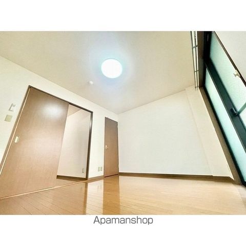 アンプルール フェール REALIFEの内装写真
