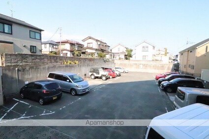 シーザーレジデンス福生[1LDK/50.85m2]の駐車場