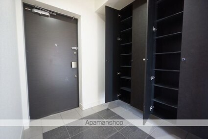 アーデン泉プレミア[2LDK/62.65m2]の玄関