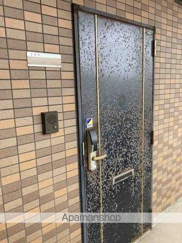 ファーストクラス空港西の玄関写真
