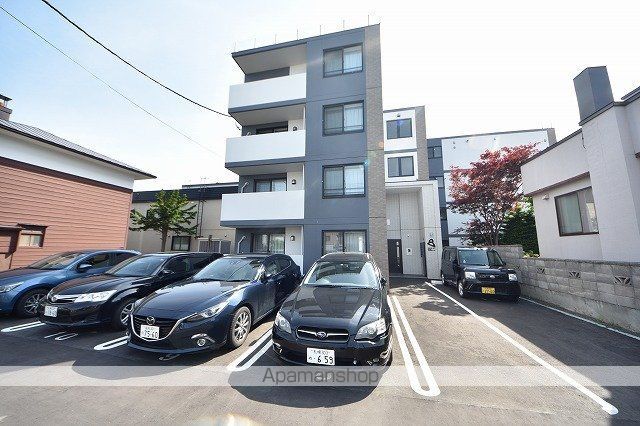 8 3W2 HACHI SANWESTNYの外観写真