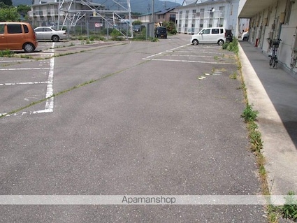 メゾンふじ[2DK/38.8m2]の駐車場2