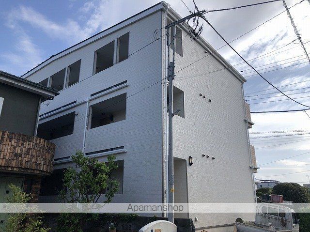 JHマリーナ平塚の玄関写真