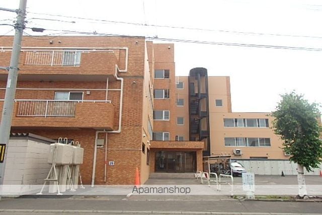 アルバアシャリア奥本ビルの外観写真