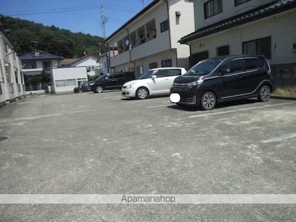 サンファン[2K/34.78m2]の駐車場1