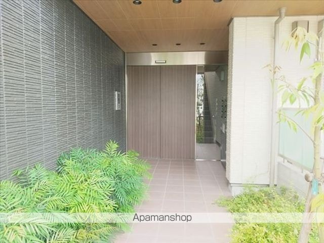 和歌山県和歌山市鷹匠町２丁目[2LDK/63.57m2]のエントランス2