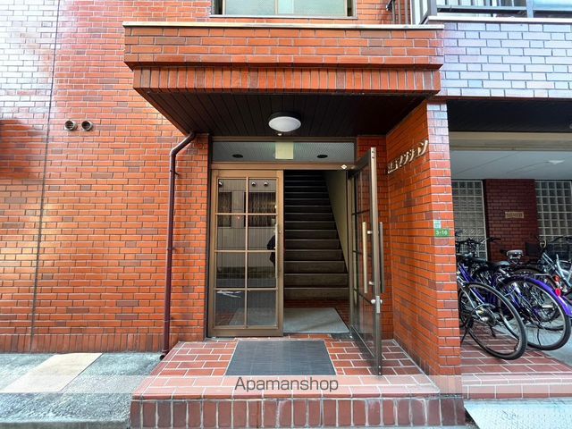 双福マンションの玄関写真