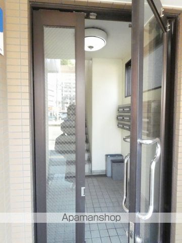 ベルハイム大学前の玄関写真