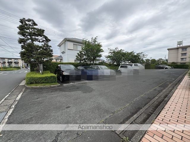 芳川ハイツ1号棟の外観写真