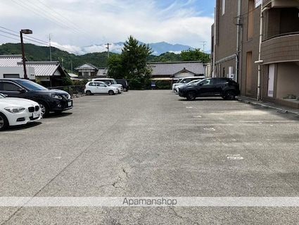 ＴＫイーストヒルズ[3LDK/63.4m2]の駐車場