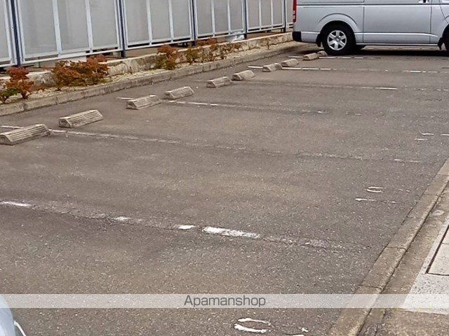 レオパレスモンペールの外観写真