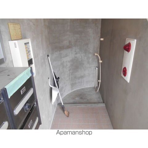 Rara KIYOTAの内装写真