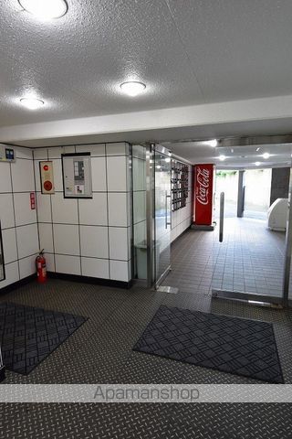 シャトー中の島の玄関写真