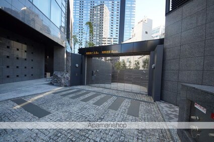 コンシェリア西新宿タワーズウエスト[3LDK/106.96m2]の駐車場