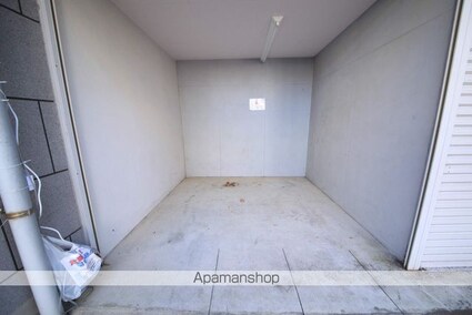 ＩＷＳアパートメント[1R/27.69m2]の駐車場