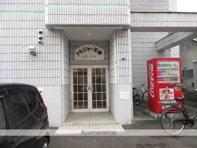 トレジャー平岸の玄関写真