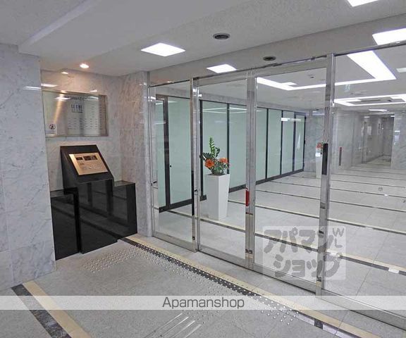 リーガル京都四条烏丸の玄関写真
