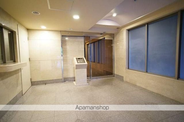 日神デュオステージ早稲田の玄関写真