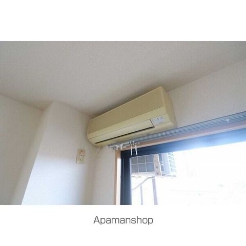 LIMPIA垂木の内装写真