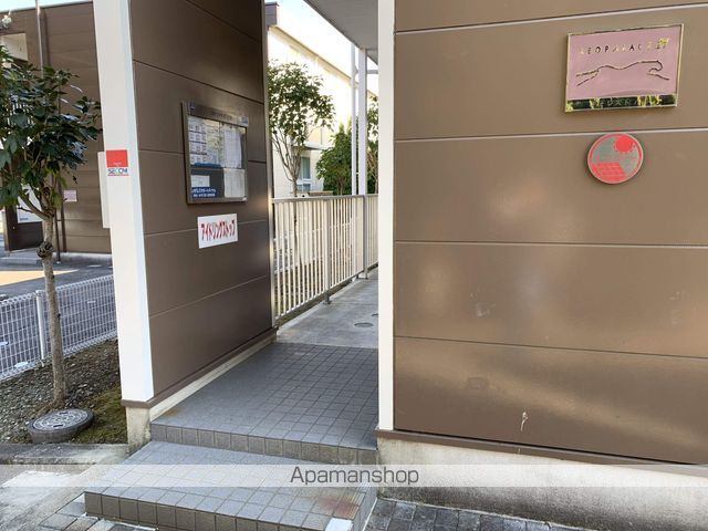 レオパレスフォレスト パルの玄関写真