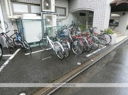 シェソワ百人町[1DK/36.04m2]の駐車場