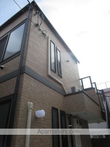 ルームズ中野Bの外観写真