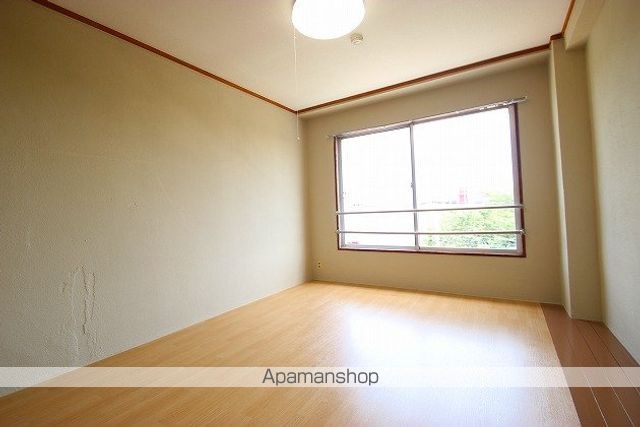 鶴ケ岡マンションの内装写真