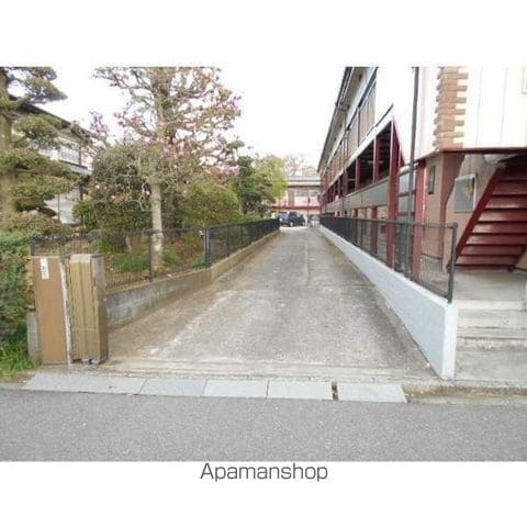 パークハイツ陣屋前の玄関写真