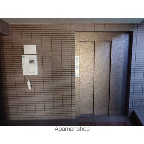 スリーシャイン大磯の玄関写真