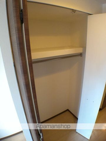 RESIUR−HUMEDAKITAの内装写真