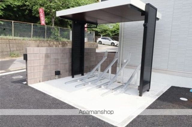 DーROOM畑沢Bの玄関写真