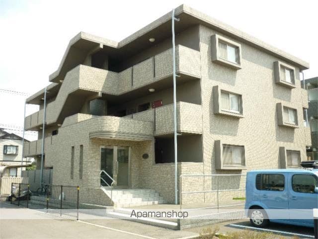 平塚市 3階建 築21年の玄関写真
