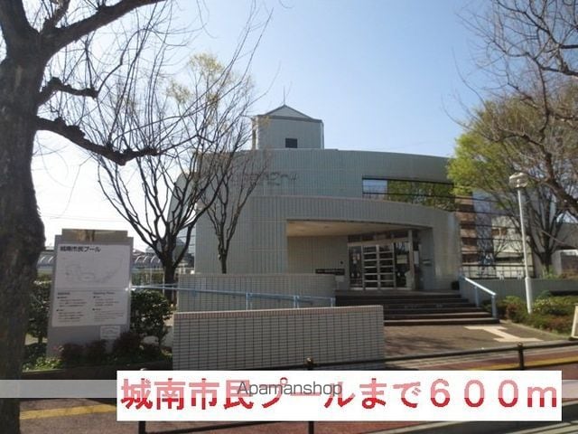 ヴェルソーIII番館の周辺写真