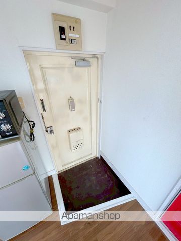 スペースコロニーの内装写真