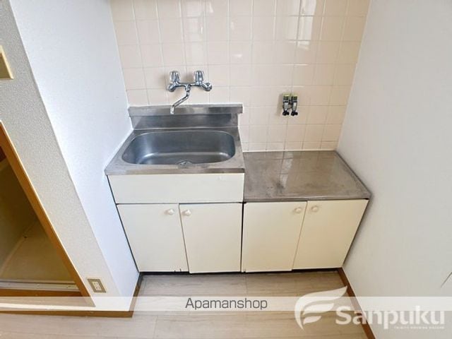 サンデーハイツ萱町の内装写真