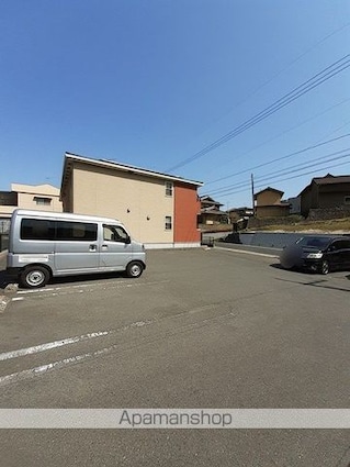 レジデンスアイビー[2DK/44.7m2]の駐車場