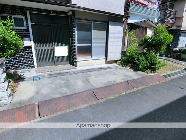 関西本線 木津駅 徒歩10分 2階建 築54年の玄関写真