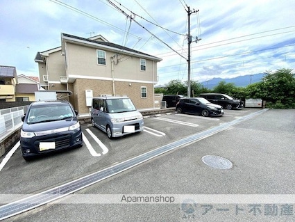 ヴィラ有ノ木[2DK/44.67m2]の駐車場3