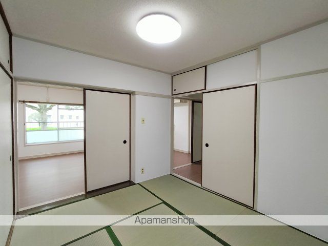 西大寺住宅2号棟の内装写真