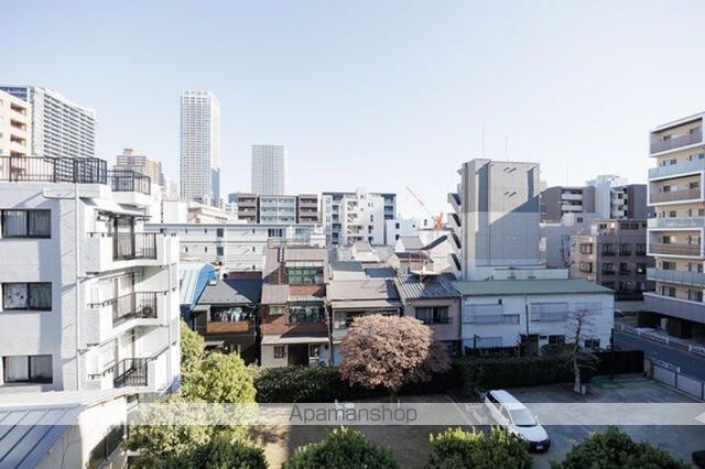 LUMICITY月島の玄関写真