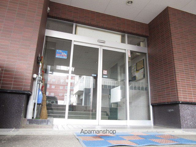 萩中ビルの玄関写真