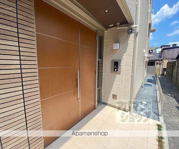 シャーメゾン ベゴニア 三条の玄関写真