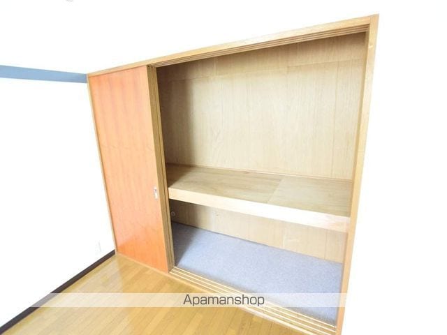 NEWESTIの内装写真