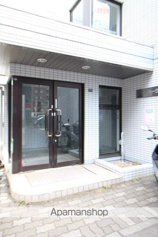 プラスパークN11の玄関写真