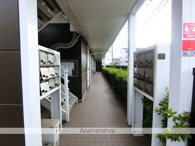 レオパレスプランタン参番館の玄関写真