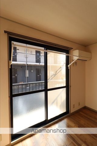 レジデンス高柳 A棟の内装写真