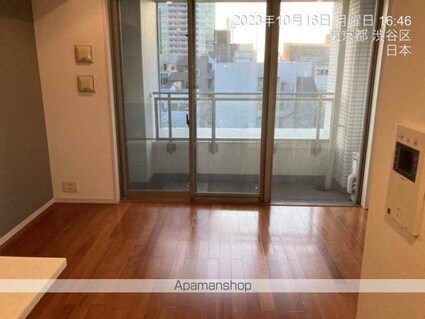 クオリア神南フラッツ[1R/27.86m2]のリビング・居間2