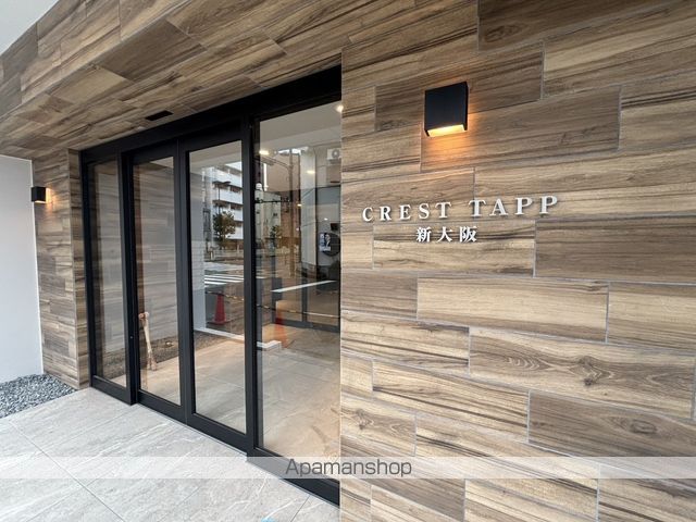 CREST TAPP新大阪の玄関写真